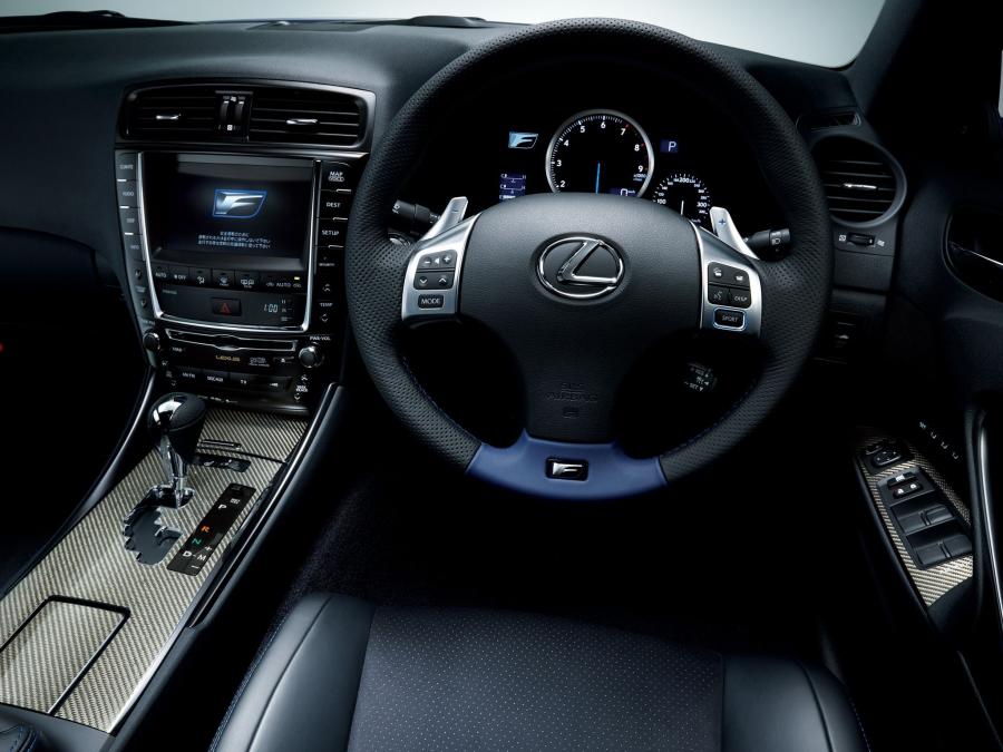  Lexus IS-F 2010 года  (JP) (фото 2 из 2)
